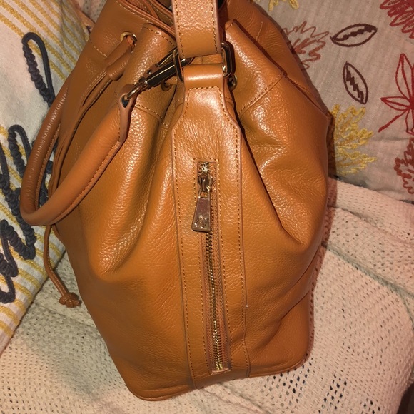 - ORA DELPHINE BUCKET PURSE - Picture 2 of 9